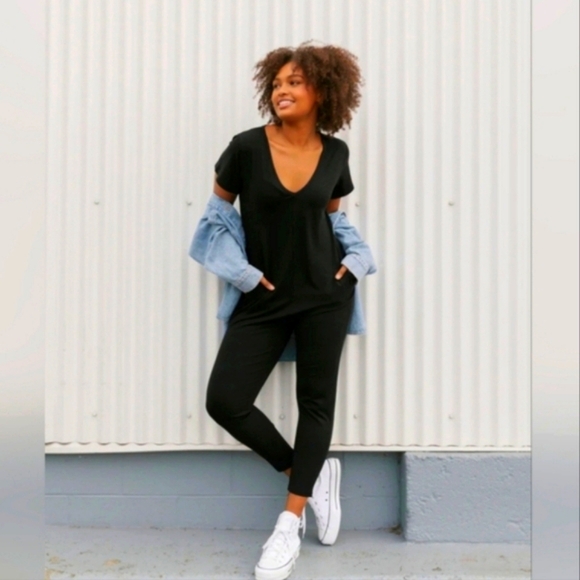 Smash + Tess Sunday Romper Midnight Black XS NWT Onesie V Neck Jumpsuit S+T New - Picture 3 of 16